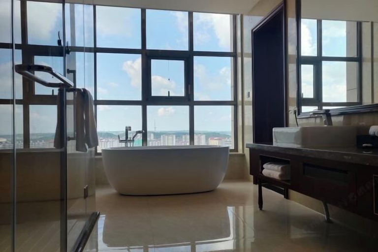 Bathroom 3, Taihe Hotel, Guyuan