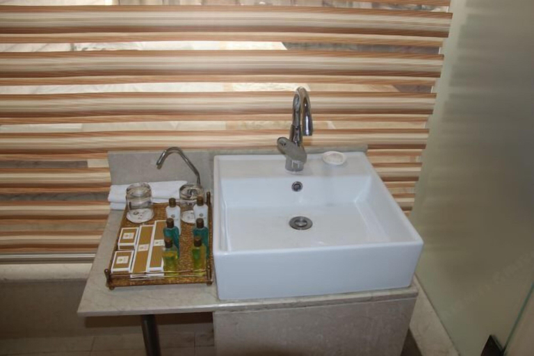 Bathroom 4, Naiman Hotel, Tongliao