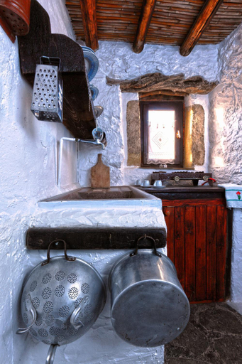 Others 4, Aspros Potamos, Crete