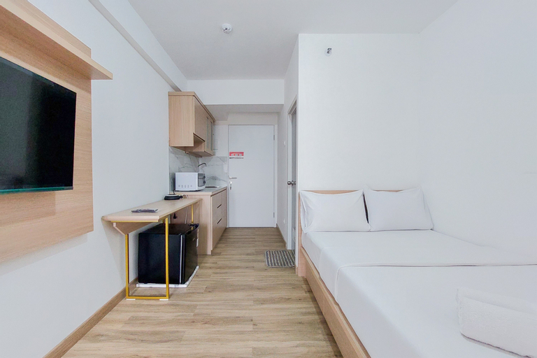 Homey Studio (No Kitchen) Urbantown Serpong Apartment By Travelio, South Tangerang