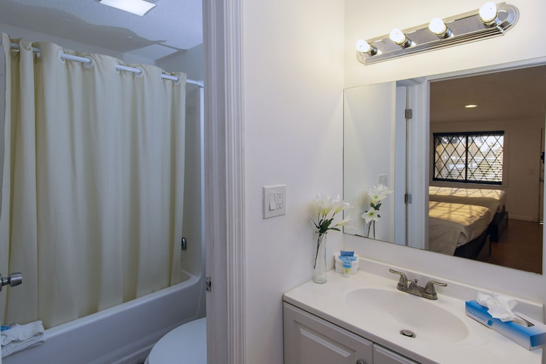 Bathroom 4, Spinnaker Inn of Naples, Collier
