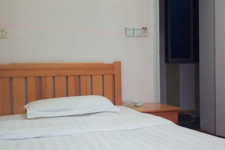 Bedroom 3, Huashuwanbinguan, Changsha