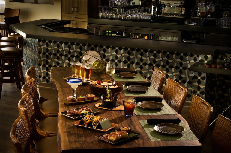 Food & Drinks 4, Monterey Beach Hotel, a Tribute Portfolio Hotel, Monterey