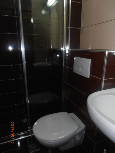 Bathroom 2, Oscar, Central Macedonia