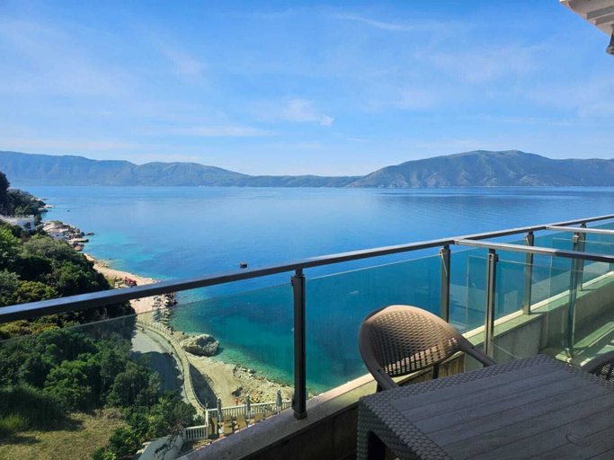 Others 4, Gaudium Loft, Vlorës