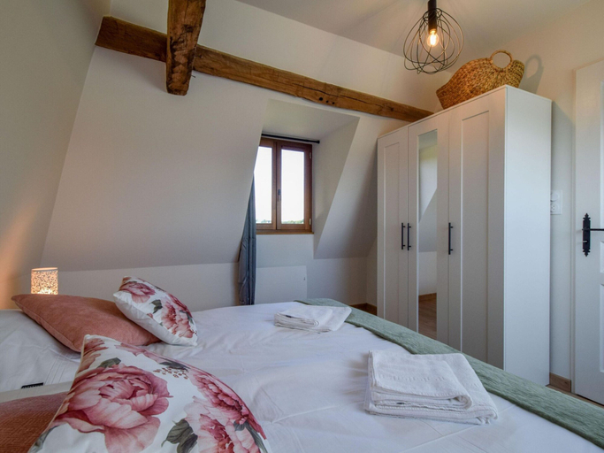 Room 2, Stylish Villa on Historic Estate, Dordogne