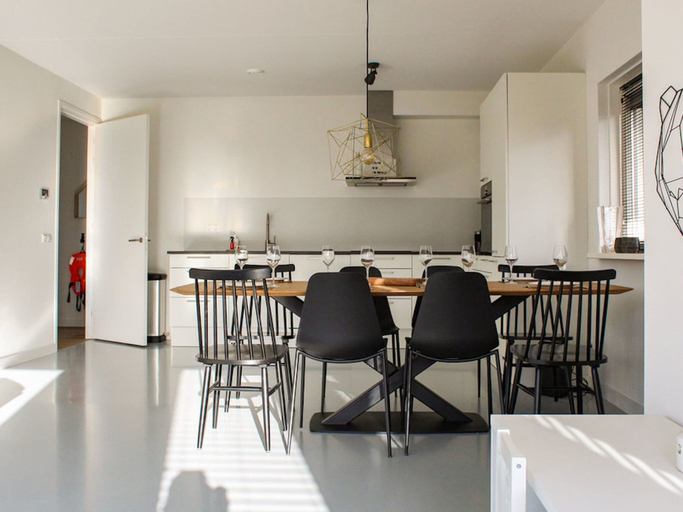 Others 4, Villa With Large Garden in a Holiday Park, Skarsterlân