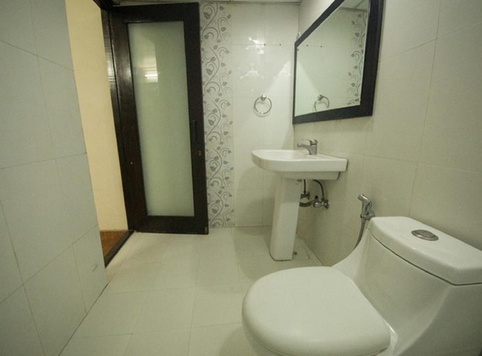 Bathroom 3, Hotel ANR, Lucknow