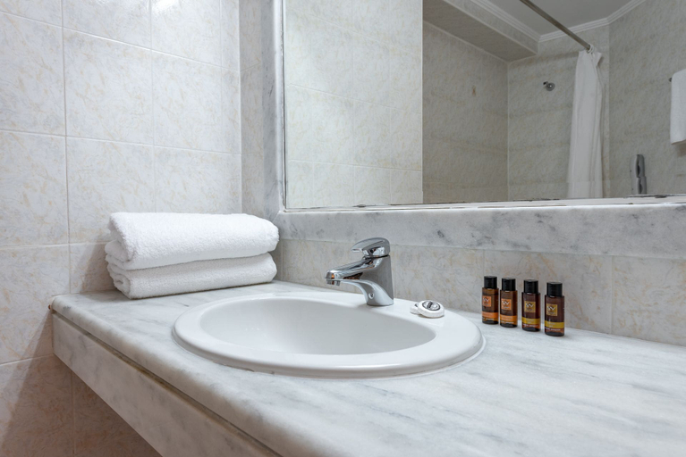 Bathroom 3, Sirene Beach Hotel - All Inclusive, South Aegean