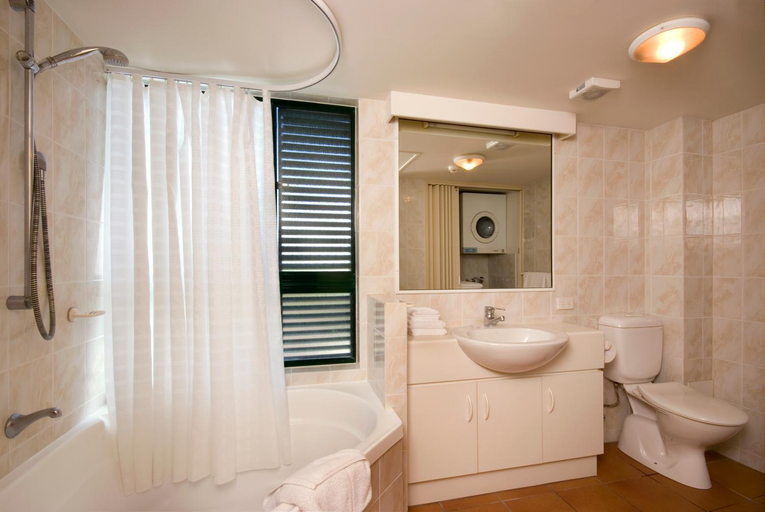 Bathroom 3, Tropic Towers Apartments, Cairns