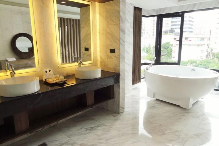 Bathroom 29