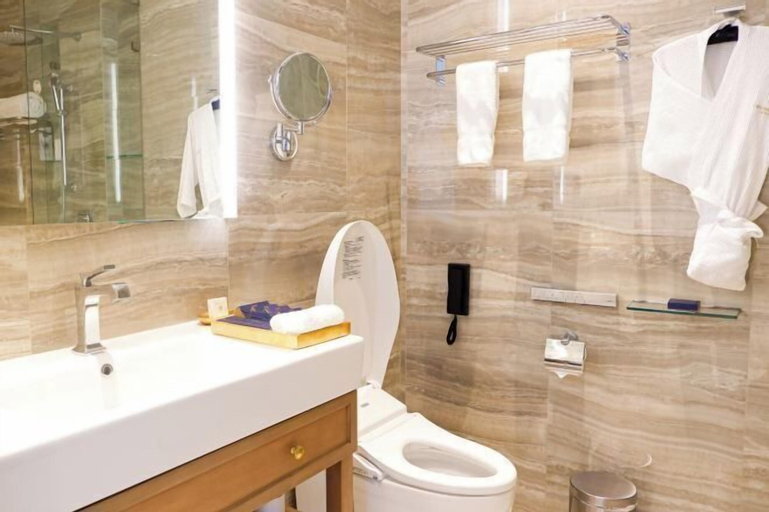 Bathroom 23