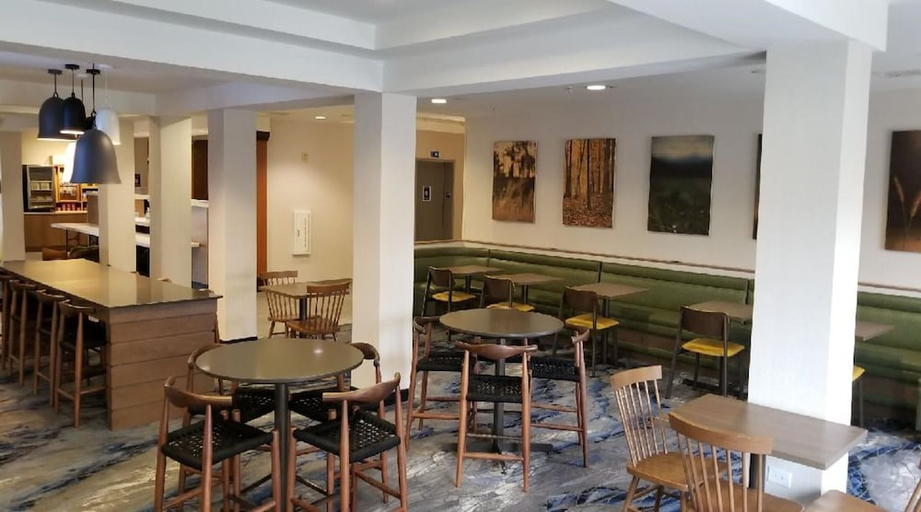 Food & Drinks 4, Fairfield Inn Suites By Marriott Mt Vernon Rend Lake, Jefferson