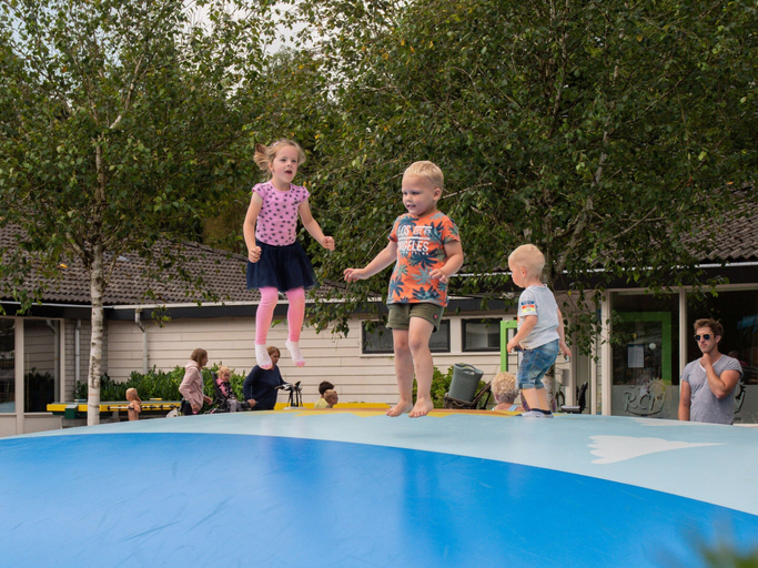 Pool 4, Atmospheric Glamping Tent With Bathroom in Nature, Ooststellingwerf