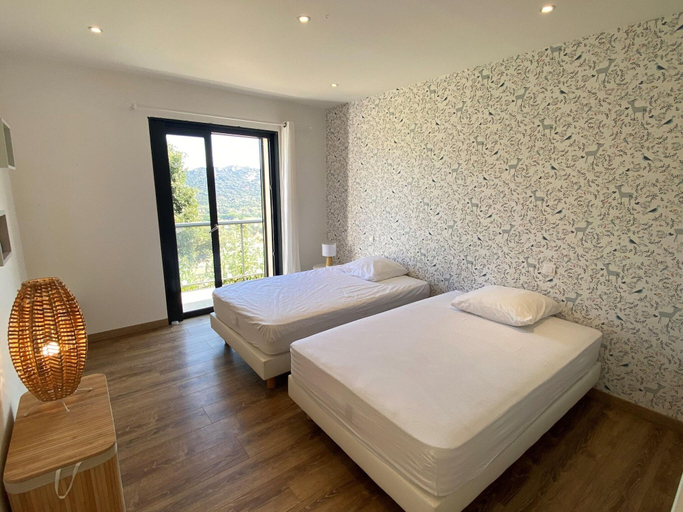 Room 3, Beautiful Villa With Pool and sea View, Haute-Corse