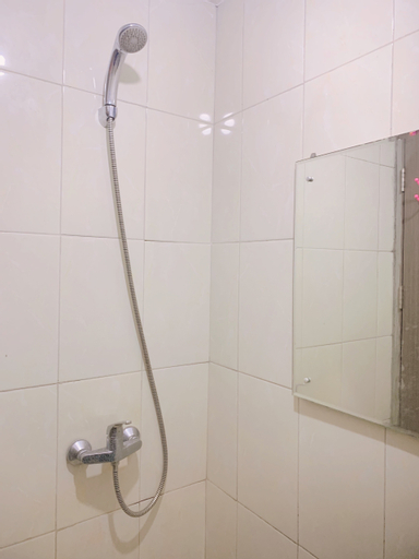Bathroom 14