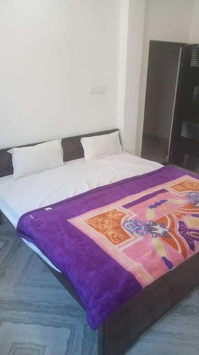 Bedroom 4, Priyanshu Residency & Kartik Inn Guest, Varanasi