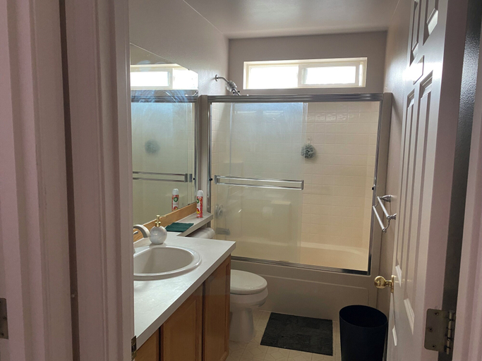 Bathroom, CALM Guest House, King