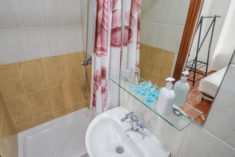 Bathroom 2, Hostal Nevot, Granada