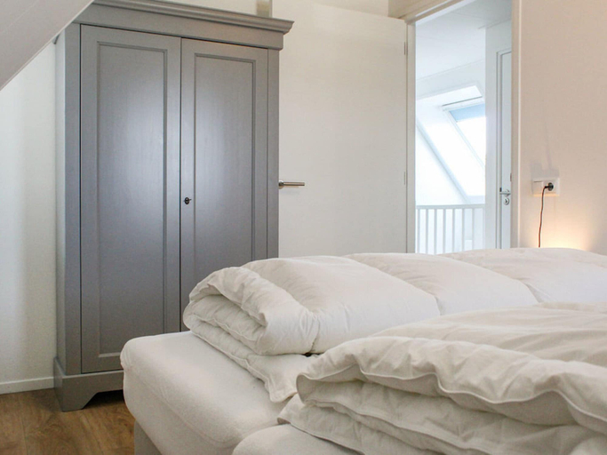 Bedroom 4, Villa With Large Garden in a Holiday Park, Skarsterlân