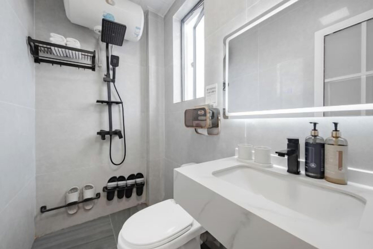 Bathroom 3, Cape No. 7 Sea House, Shenzhen