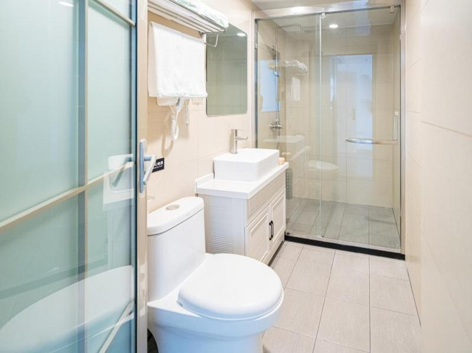 Bathroom 3, GreenTree Inn Shandong Rizhao University City Express Hotel, Rizhao