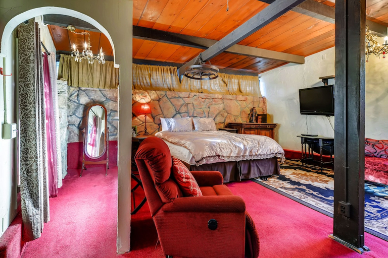 Bedroom 2, Cliff House Lodge Bed and Breakfast, Jefferson