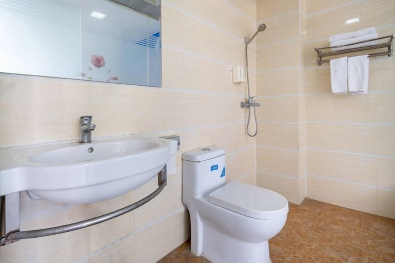 Bathroom 3, Hongli Business Hotel, Foshan