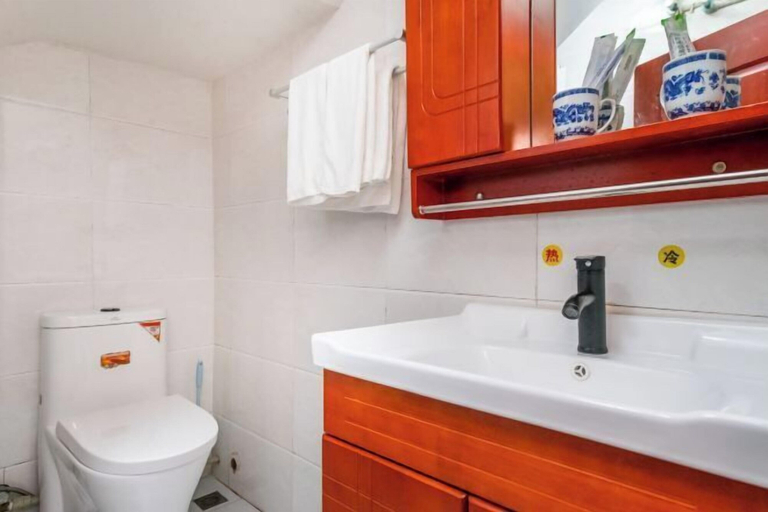 Bathroom 3, Shunshuiwan Inn, Suzhou