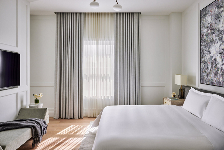Bedroom 3, Rosewood Hotel Georgia, Greater Vancouver