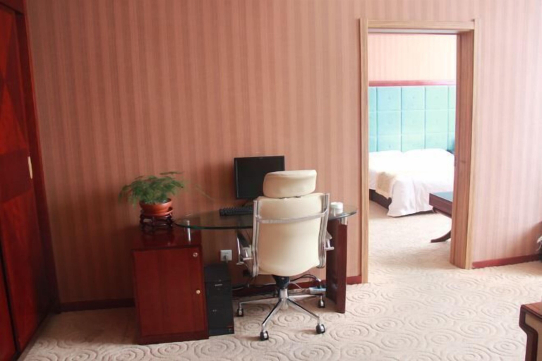 Bedroom 3, Naiman Hotel, Tongliao