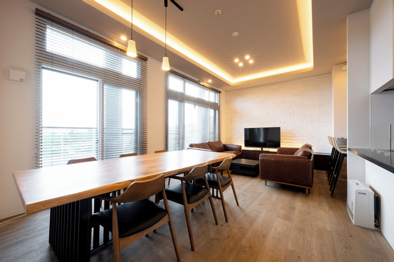 Dining Room 10