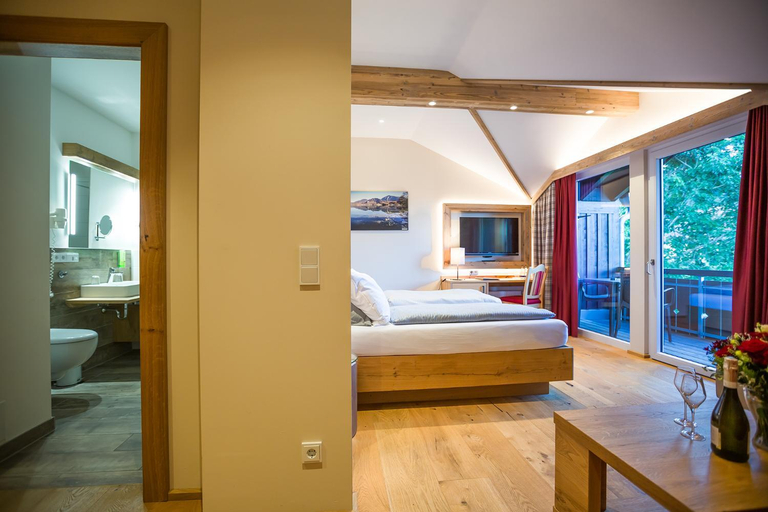 Bedroom 2, Hotel Friedenseiche, Bad Tölz-Wolfratshausen