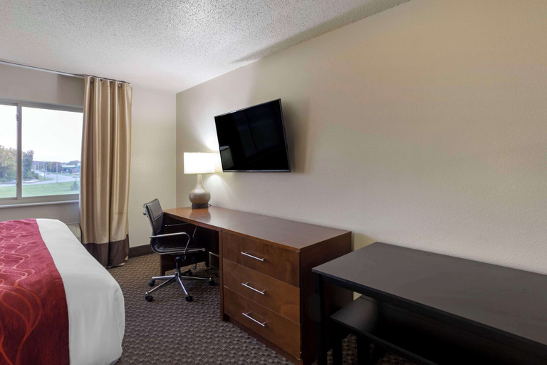 Bedroom 3, Comfort Inn Hobart-Merrillville I-65, Lake