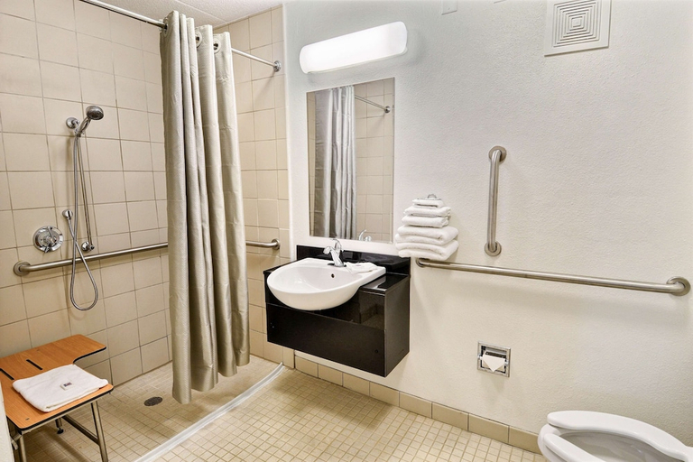 Bathroom 3, Motel6 Nashua, NH - South, Hillsborough