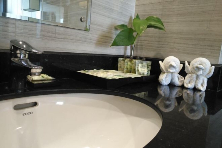 Bathroom 5, Jucheng Siji Holiday Hotel, Rizhao