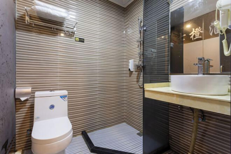 Bathroom 5, Seven Orange Hotel (Shenzhen North Station Minzhi), Shenzhen