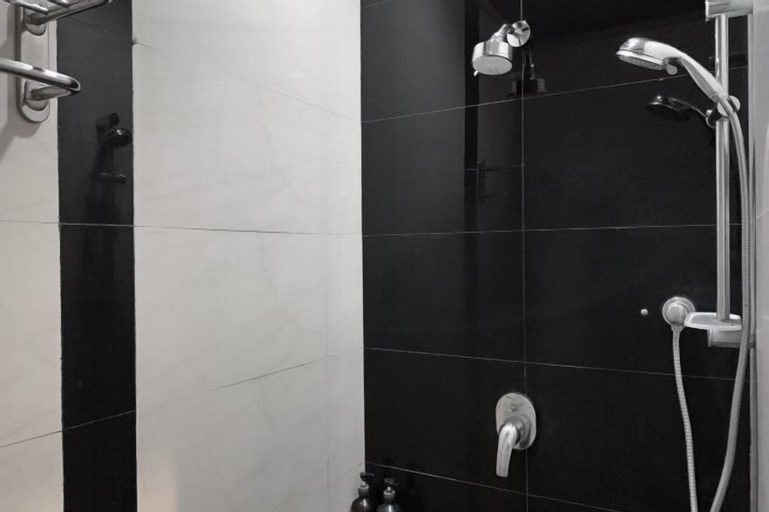 Bathroom 26