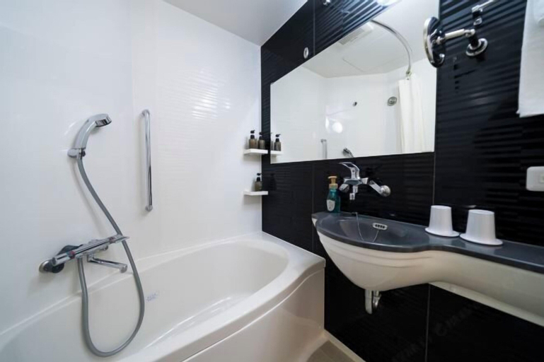 Bathroom 21