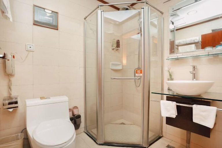Bathroom 4, Jianfu Hotel, Chongqing