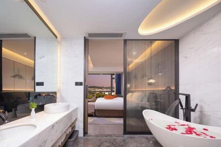 Bathroom 3, Dongbao Hotel, Chuxiong Yi