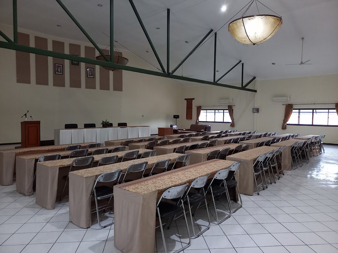 Business Facilities 4, Hotel Augusta Surapati Bandung, Bandung