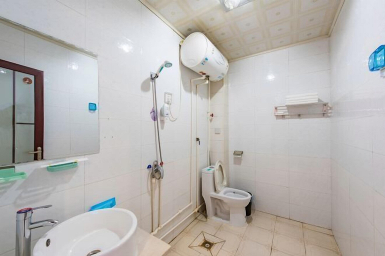Bathroom 3, jujia lianhe jiudian, Baoding