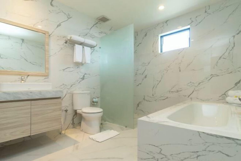 Bathroom 30