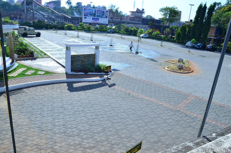 Exterior & Views 1, Hotel Merlin International, Thrissur