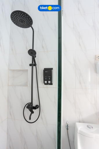 Bathroom 11