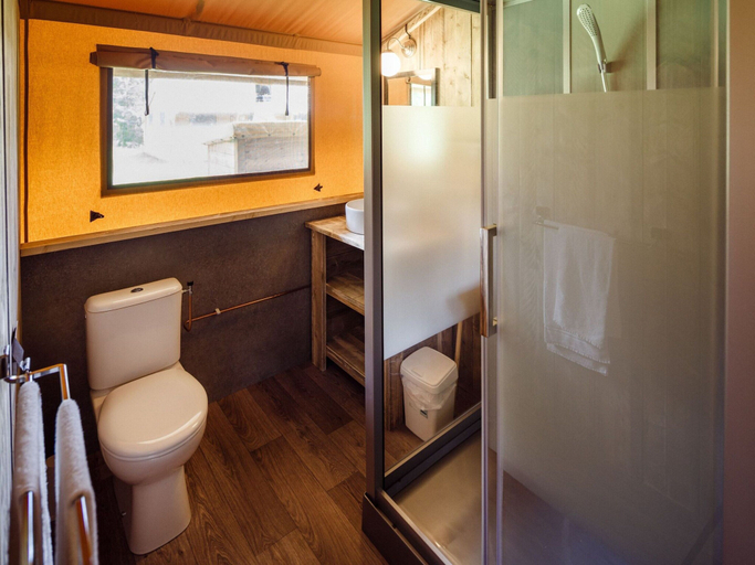Bathroom 3, Atmospheric Glamping Tent With Bathroom in Nature, Ooststellingwerf