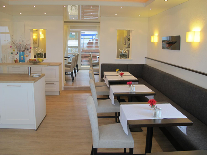 Others 5, Miramar, Pinneberg