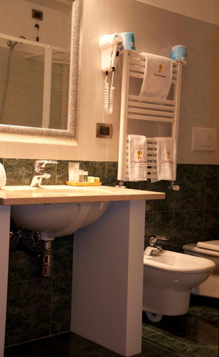 Bathroom 3, Hotel Il Duca Del Sannio, Isernia