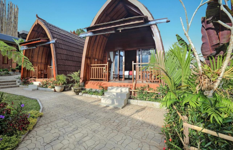 Exterior 4